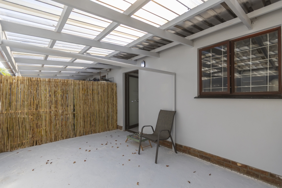 To Let 1 Bedroom Property for Rent in Longdown Western Cape